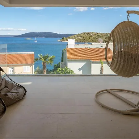 The Light House View! Vinišće
