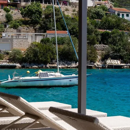 The Light House View! Vinišće