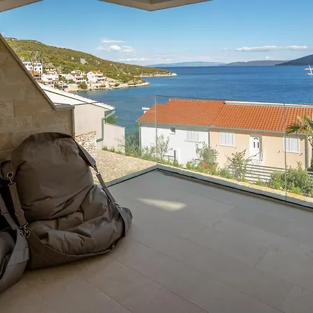 The Light House View! Apartamento Vinišće